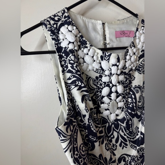 Eliza J Floral Beaded Neckline Dark Navy Blue White Linen Blend Mini Dress M - Picture 4 of 17